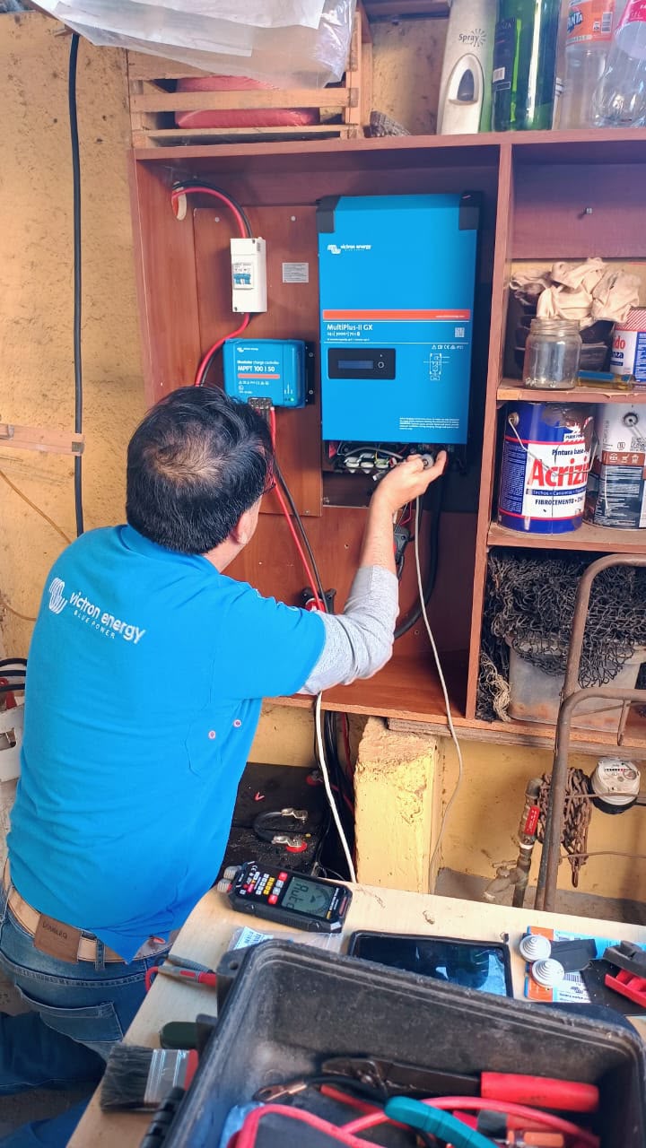Instalación de inversor Victron MultiPlus-II GX